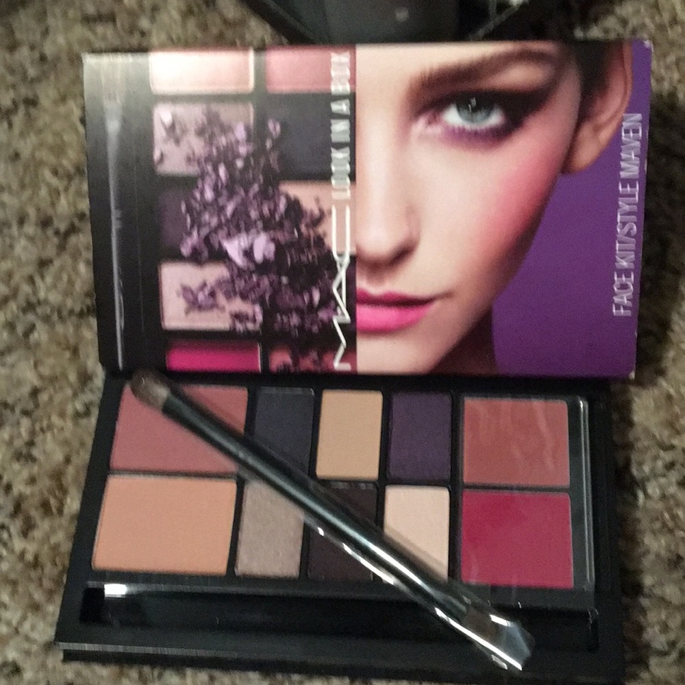 MAC Look in a Box face kit - NWOT
